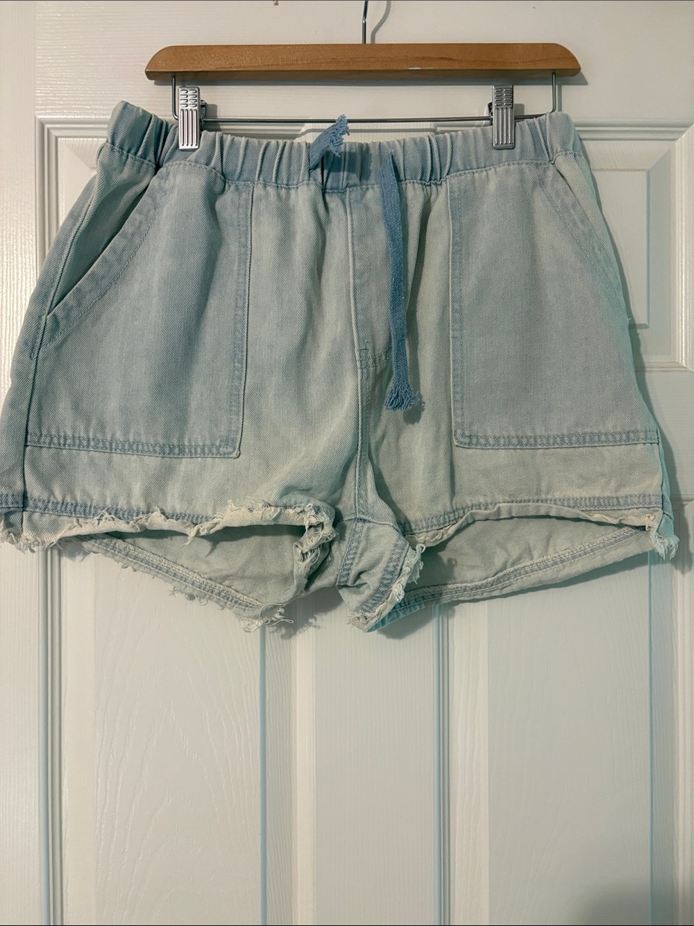 Women’s Light Wash Denim Drawstring Shorts